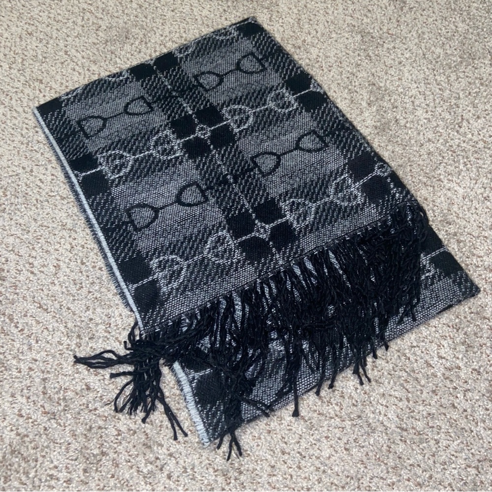 Equestrian Black and Gray Patterned Snaffle Bits Scarf